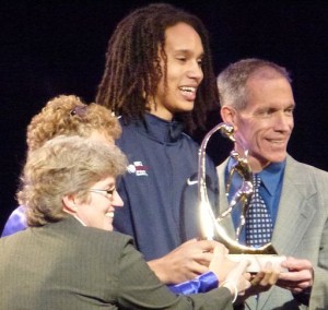 512px-Brittney_Griner_accepting_Wade_Trophy_2
