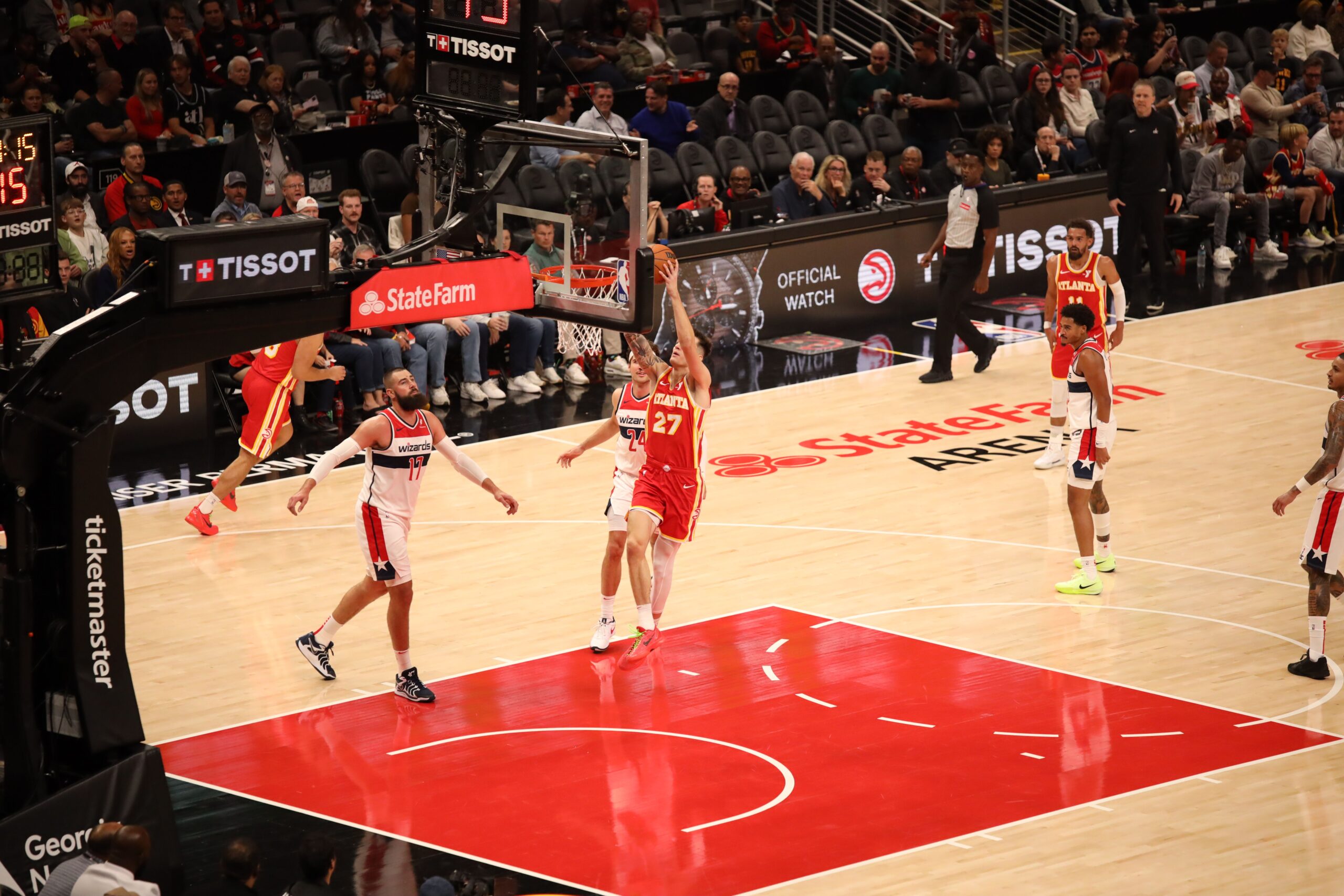 Photo courtesy of @legendaryiseternal The Atlanta Hawks fell to the Washington Wizards on Monday night, Oct 29. at State Farm Arena, losing 119-121 in a hard-fought contest.