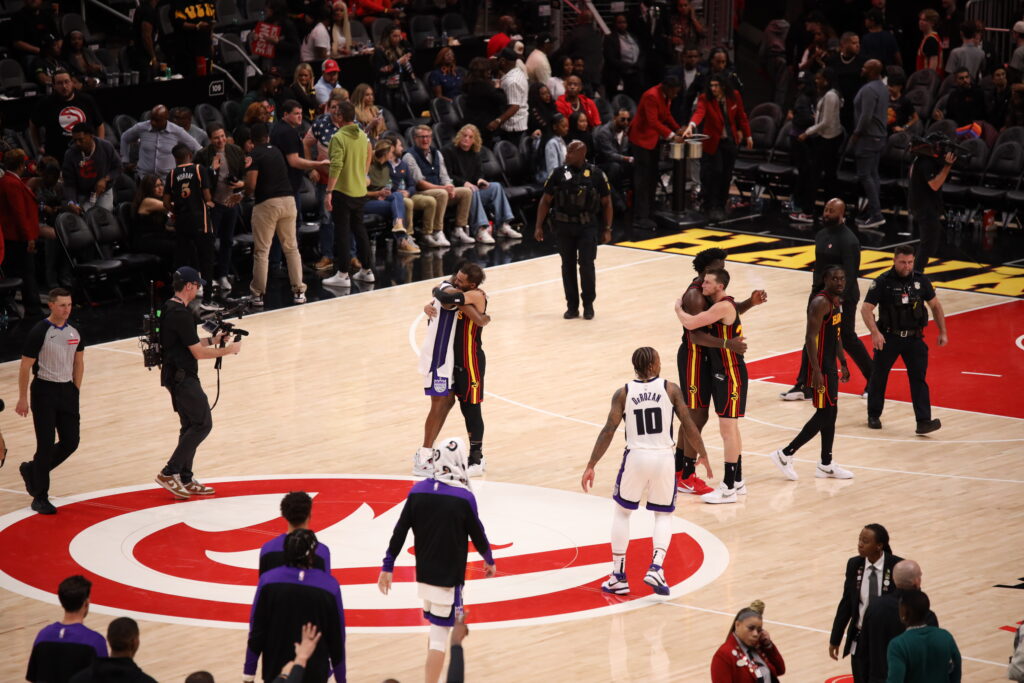 📸 @legendaryiseternal On Divine 9 night (Nov 1.) the Atlanta Hawks fell short, losing 115-123 to the Sacramento Kings at State Farm Arena.