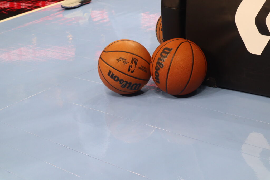 Atlanta Hawks Request Waivers on Guard Deivon Smith Ahead of Preseason Finale