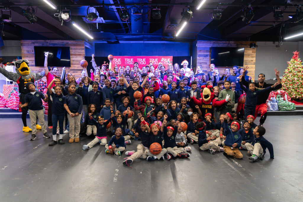 Hawks, Skyhawks & Lady Hawks Spread Holiday Cheer at Boyce L. Ansley School