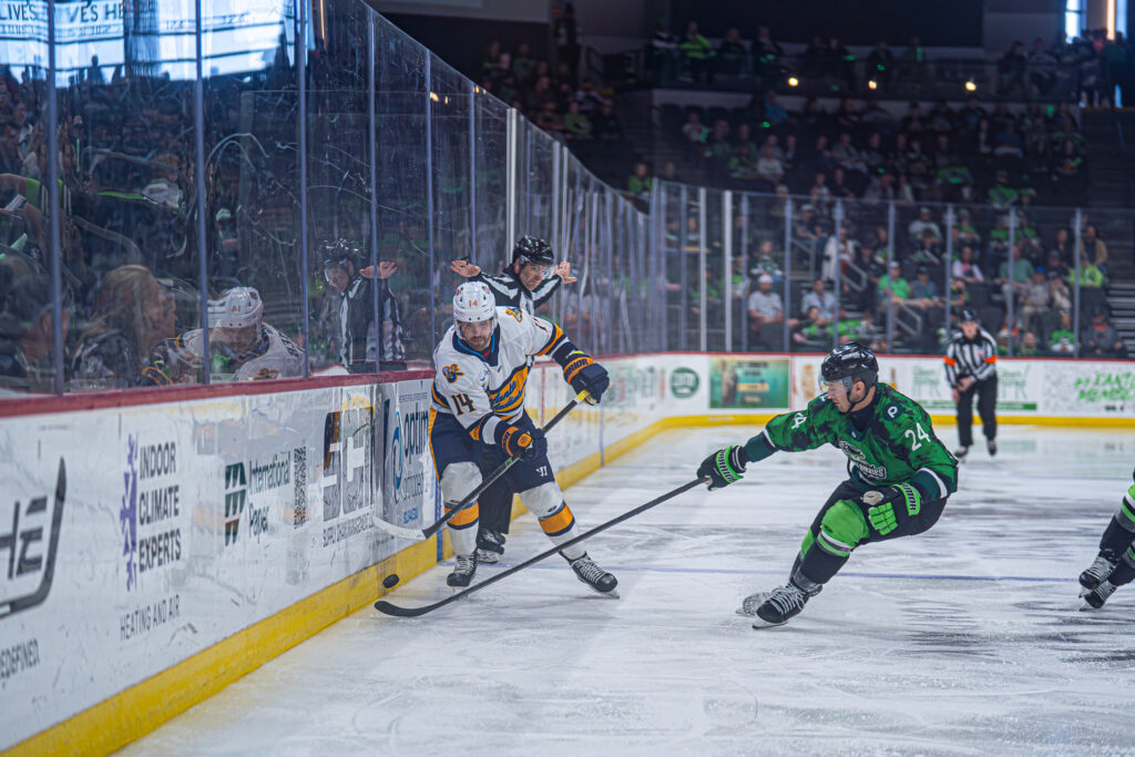 Ghost Pirates Top Gladiators 4-2 in Regular Season Finale
