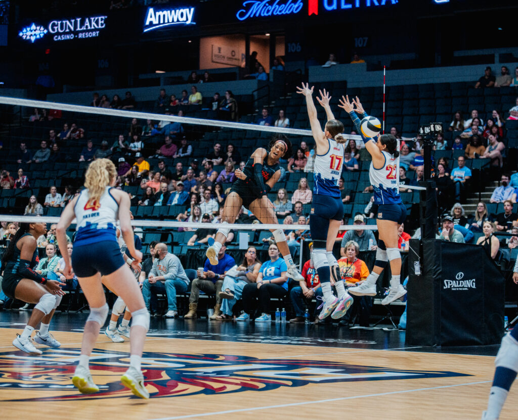 Vibe Fall in Five-Set Battle at Grand Rapids