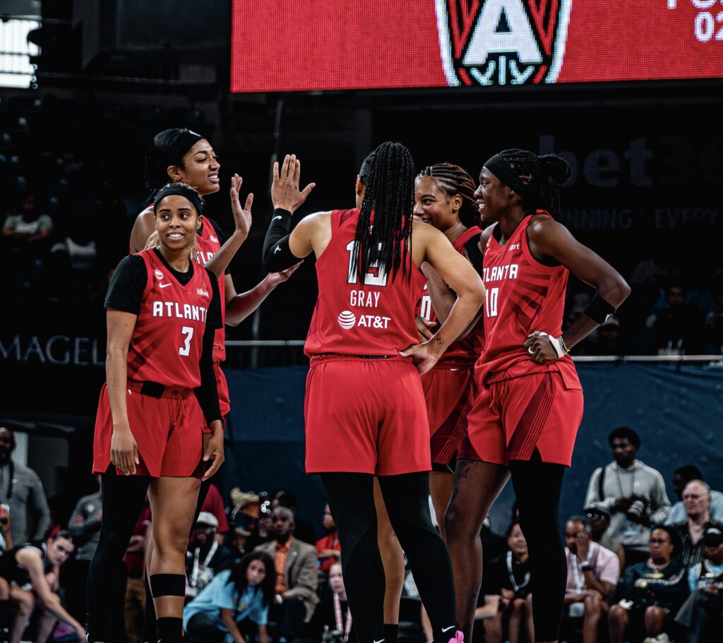 Reese Shines in Chicago Return as Dream Defeat Sky 82-75